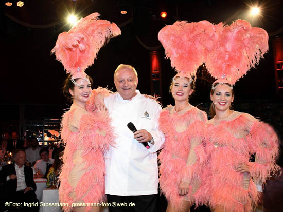 Alfons Schuhbeck präsentiert die neue Show "Showtime" im Spiegelzelt seit Oktober 2018 (©Foto: Ingrid Grossmann)